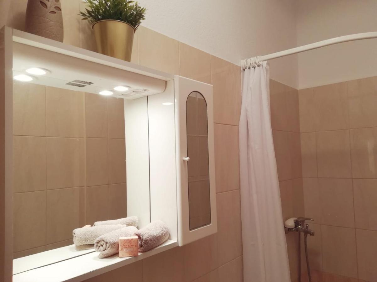 Apartments Carevic Ante Baška Voda エクステリア 写真