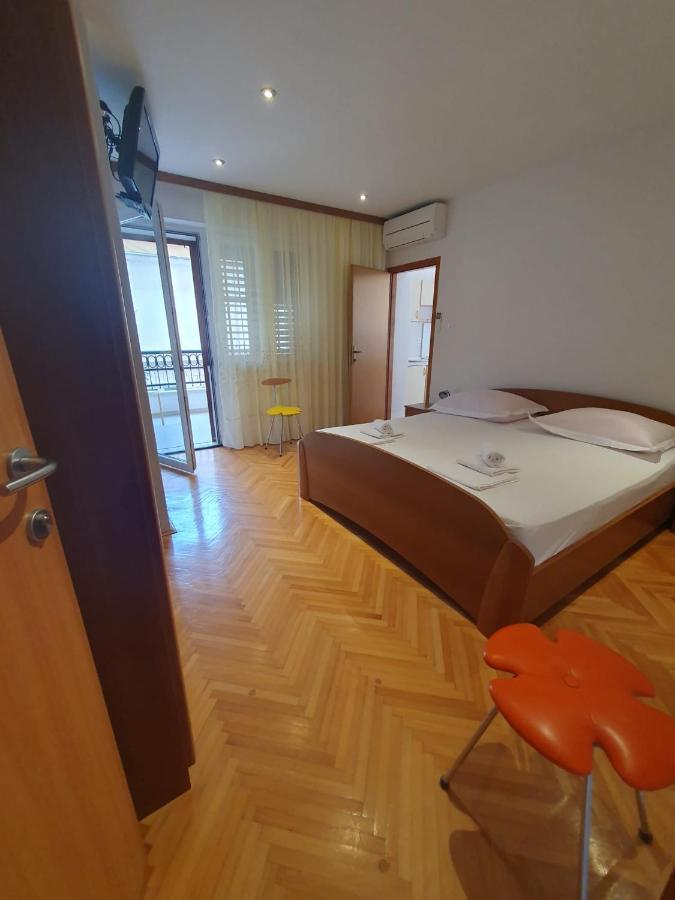 Apartments Carevic Ante Baška Voda エクステリア 写真