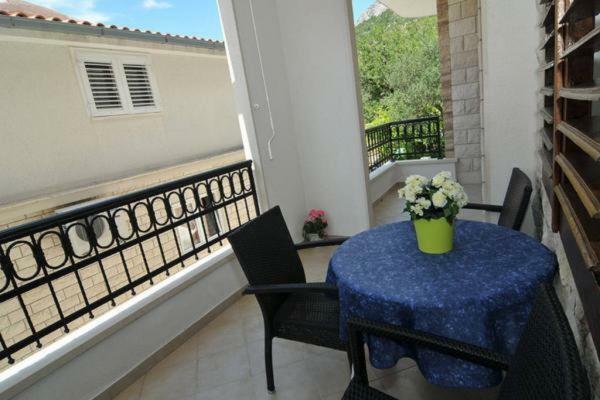 Apartments Carevic Ante Baška Voda エクステリア 写真