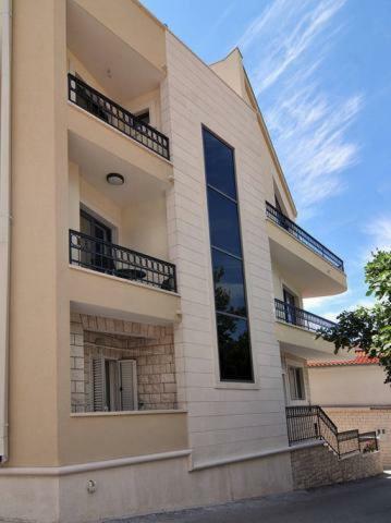 Apartments Carevic Ante Baška Voda エクステリア 写真
